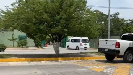 Buscan a los 43 normalistas de Ayotzinapa dentro de un cuartel del Ejército en Iguala por orden de AMLO imagen-15