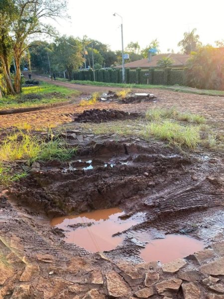 Los vecinos de Loma Pora reclaman soluciones ante el deterioro de sus calles imagen-9