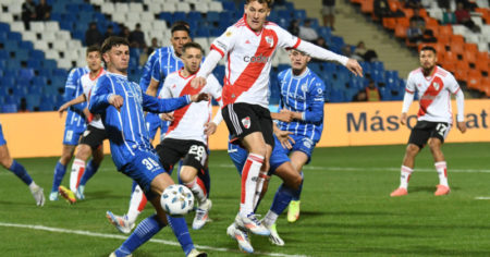 Malas noticias para River: Colidio salió lesionado en el PT ante Godoy Cruz imagen-16