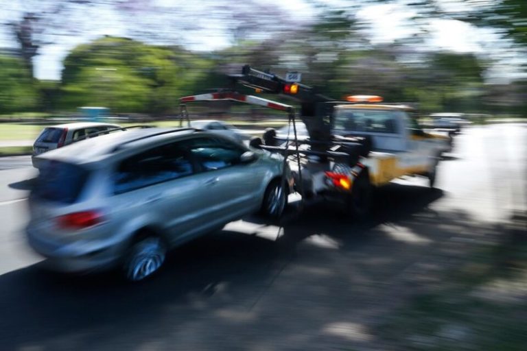 La ciudad anuló la licitación de las grúas por mal estacionamiento imagen-4