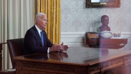 Los demócratas de la Cámara de Representantes elogian el discurso de Biden sobre el traspaso de la antorcha imagen-16