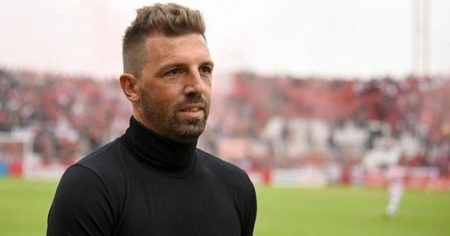 ¿Llega el reemplazante de Biggeri? el entrenador por el que avanza Chacarita imagen-12