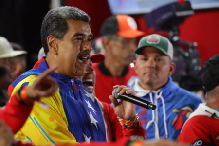 Elecciones en Venezuela: Maduro es reelecto con el 51,2% y la oposición denuncia fraude imagen-7