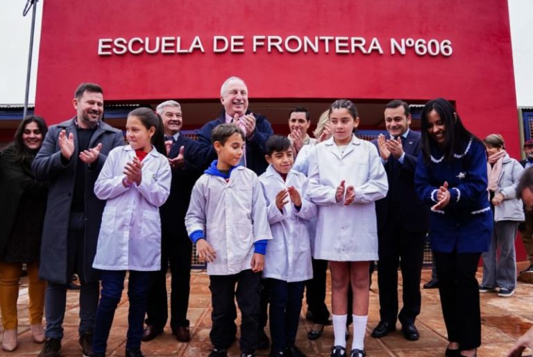 INAUGURARON EL NUEVO EDIFICIO DE LA ESCUELA DE FRONTERA N°606 Y EL NENI EN SANTA MARÍA imagen-4