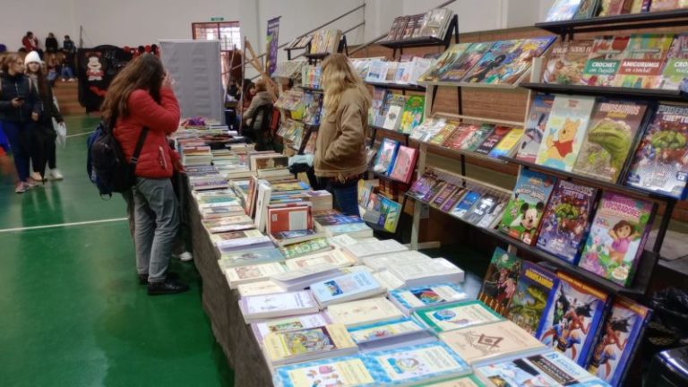 Vecinos de Oberá disfrutan de la 47° edición de la Feria Provincial del Libro imagen-4