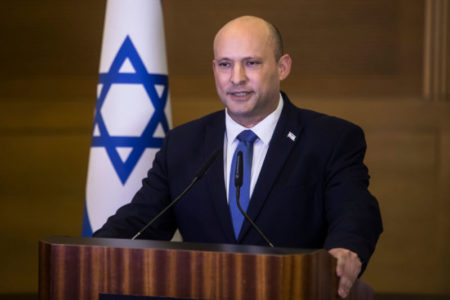 El exprimer ministro de Israel Naftali Bennett dice que Líbano y Hezbollah "iniciaron una guerra" tras ataque mortal en altos del Golán imagen-15