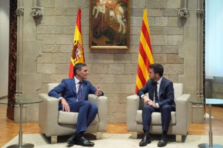 Al menos seis federaciones del PSOE salen en defensa del preacuerdo con ERC, mientras Page, Lambán y Tudanca lo rechazan imagen-12