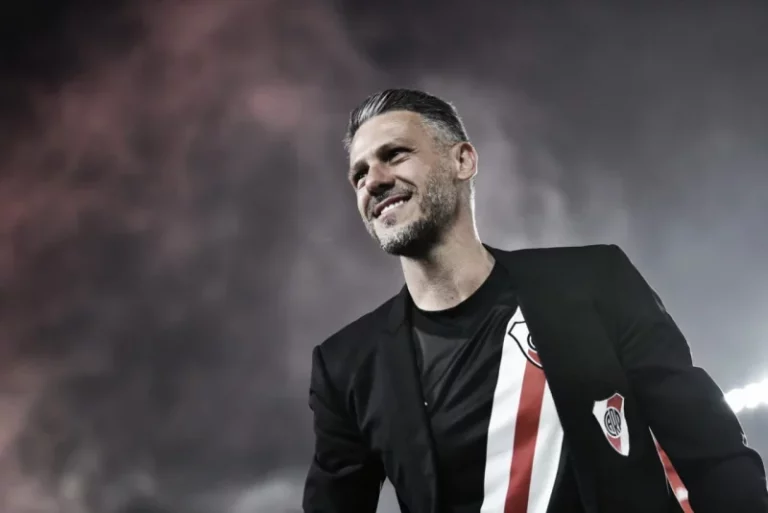 Martín Demichelis se despidió de River con un triunfo frente a Sarmiento en el Monumental imagen-4