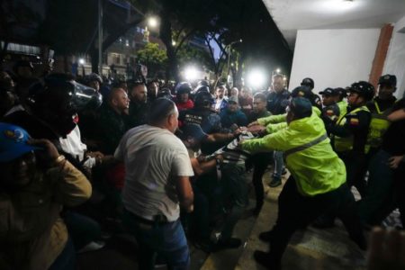 Elecciones en Venezuela, en vivo: qué se sabe de los comicios que enfrentan a Maduro y González y la espera por los resultados imagen-9