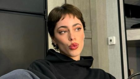 Tini Stoessel mostró su audaz look que impactó a todos los invitados en el casamiento de Oriana Sabatini y Paulo Dybala imagen-6