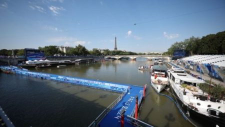 Autoridades olímpicas aplazan pruebas de triatlón masculino por contaminación del río Sena imagen-10