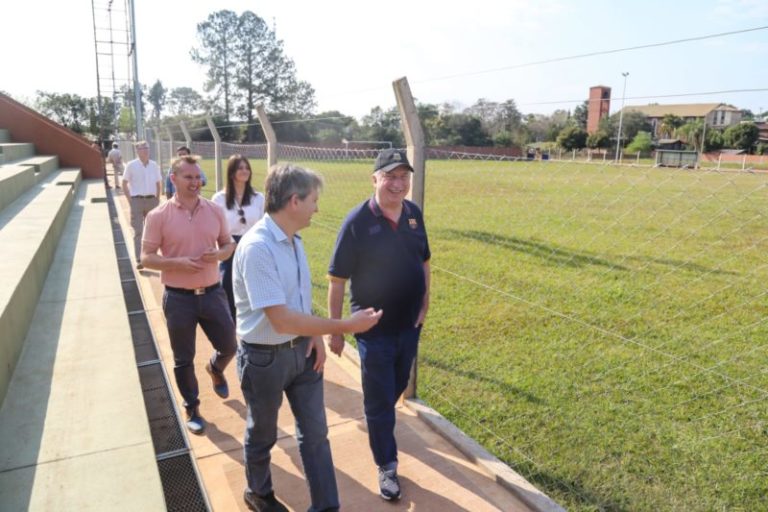 EL GOBERNADOR VISITÓ CERRO AZUL Y CERRO CORÁ PARA HABILITAR IMPORTANTES OBRAS DE INFRAESTRUCTURA imagen-3