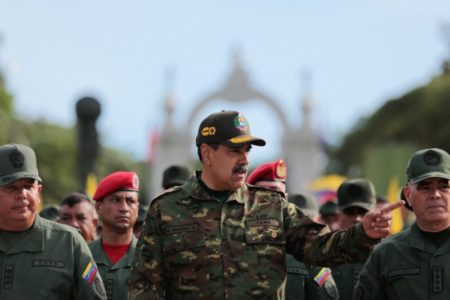 Elecciones en Venezuela: con menos aliados, Maduro se aferra a la lealtad de los militares imagen-10