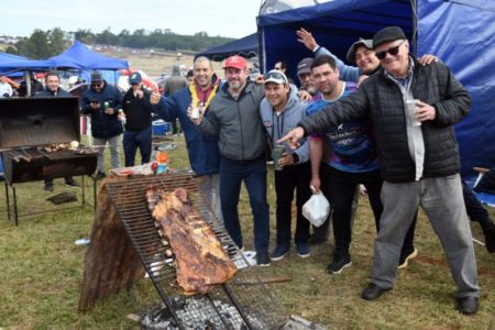 La tradición del TC en Posadas: asados, amigos y familias que se reúnen para disfrutar un evento único  imagen-8