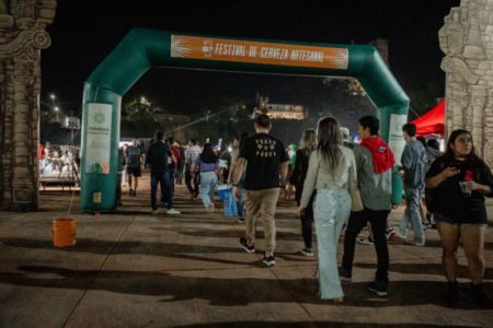 «Una +», Posadas celebró el Día del Amigo con el festival de cerveza artesanal en la Costanera imagen-14