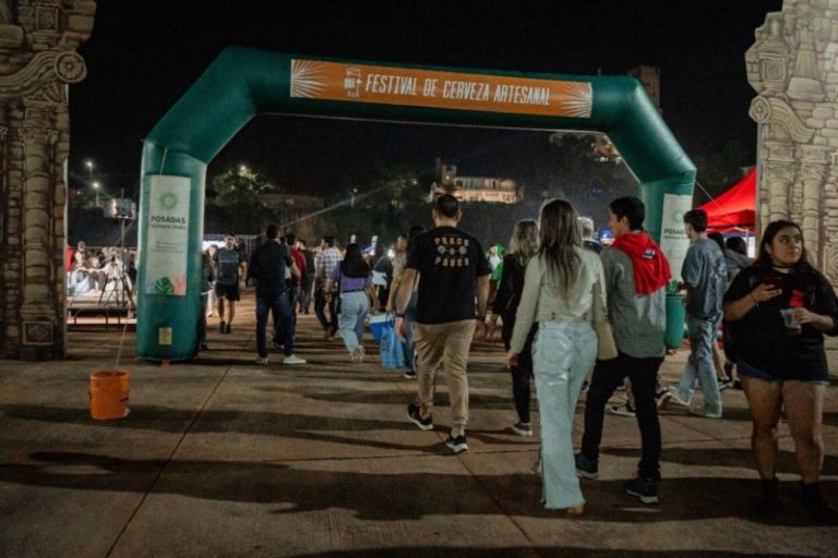 «Una +», Posadas celebró el Día del Amigo con el festival de cerveza artesanal en la Costanera imagen-4