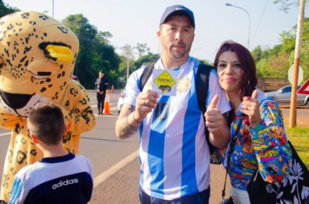 «Yo freno por la fauna» llegó a la gran cantidad de turistas que visita Puerto Iguazú imagen-7