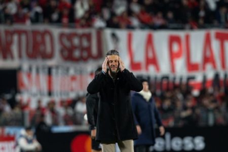 Martín Demichelis, contra las cuerdas en River: nadie asegura que dirija el domingo contra Sarmiento imagen-15