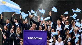 París 2024: Así fue la aparición de la delegación argentina en la ceremonia inaugural  imagen-8