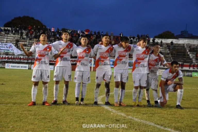 Guaraní avanzó por penales a las semis del Torneo Provincial imagen-3