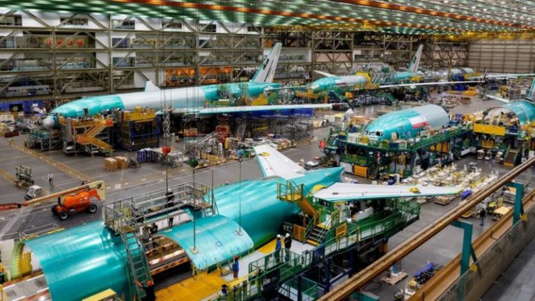 Boeing nombra a Robert “Kelly” Ortberg nuevo CEO de la compañía luego de que sus pérdidas se triplicaron imagen-4