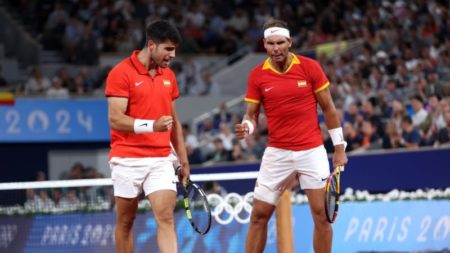 El momento olímpico del día: Rafael Nadal y Carlos Alcaraz, la nueva dupla favorita del tenis, gana en su debut en dobles imagen-16