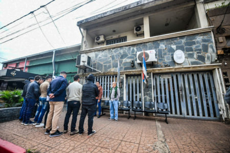 La Justicia imputó a policías por los delitos cometidos durante la toma del Comando Radioeléctrico imagen-8