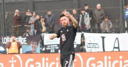 De meterle un gol a Yupanqui en la C a amargar a Argentinos Juniors imagen-9