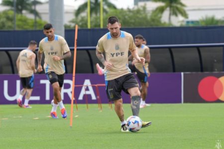 A la espera de Messi, la Selección Argentina se entrena en Houston imagen-11