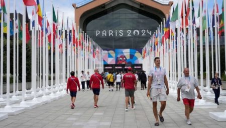 Cuál es el orden y el abanderado de los países para desfilar en la inauguración de los Juegos Olímpicos de París 2024 imagen-11