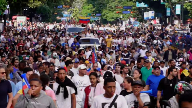 Protestas en Venezuela tras el resultado electoral que dio la victoria a Maduro imagen-4