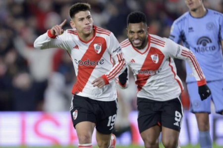 Con varias caras nuevas, River busca acercarse a la cima de la Liga Profesional imagen-7