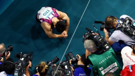 Momento olímpico del día: el filipino Carlos Yulo gana el primer oro en gimnasia en la historia de su país imagen-15