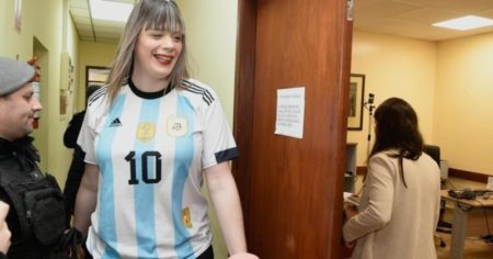 Es uruguaya, fue condenada por cinco delitos y se presentó al juicio con la camiseta de Argentina imagen-15