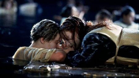 La secuencia eliminada de 'Titanic' con la que hubiéramos comprendido mejor todos los detalles de la escena de la tabla imagen-9