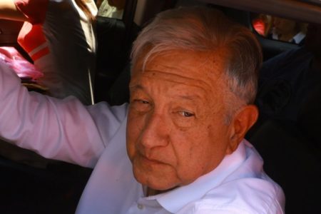 AMLO asegura que defenderá a los migrantes: “No queremos muros ni militarización de la frontera” imagen-14