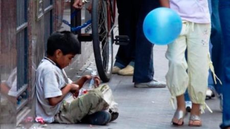 Según la UCA, el 63% de los chicos y adolescentes argentinos son pobres y el 16,2% son indigentes, la cifra más alta desde 2010 imagen-10