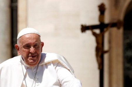 El papa Francisco recibirá por primera vez a la conducción de la CGT en septiembre imagen-11