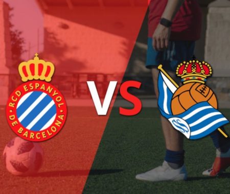 Ya rueda el balón entre Espanyol y Real Sociedad en el el Cornellá-El Prat imagen-4