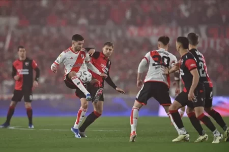 River empató con Newell’s en El Monumental y no pudo meterse en la pelea por el campeonato imagen-11