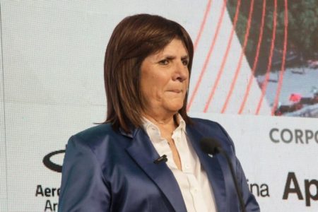 Bullrich se hace la distraída y niega haber facilitado la visita de diputados de LLA a genocidas imagen-10