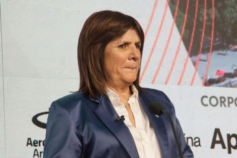 Bullrich se hace la distraída y niega haber facilitado la visita de diputados de LLA a genocidas imagen-4