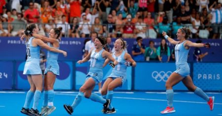 Video: la tanda de penales que le dio el bronce a Las Leonas en París 2024 imagen-13