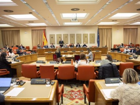 El Congreso no decidirá hasta finales de agosto si Sánchez debe comparecer por la fuga de Puigdemont como pide el PP imagen-11