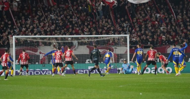 Video: el gol anulado a Enzo Pérez contra Boca imagen-4