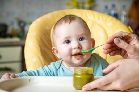 ¿Chau papillas? Baby-Led Weaning (BLW): las ventajas y los riesgos que trae la nueva tendencia en la que el bebé elige y controla todo lo que come imagen-13