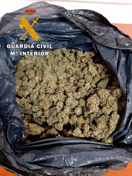 Condenado a tres años por transportar 46 kilos de "cogollos puros de marihuana" en una furgoneta imagen-13