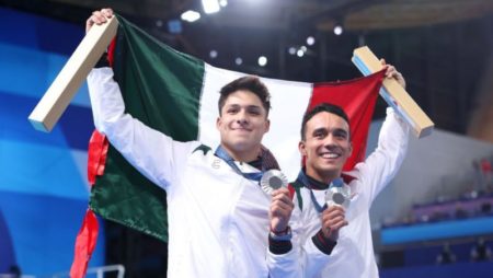 Osmar Olvera y Juan Zelaya aseguran plata para México en prueba de trampolín sincronizado imagen-8