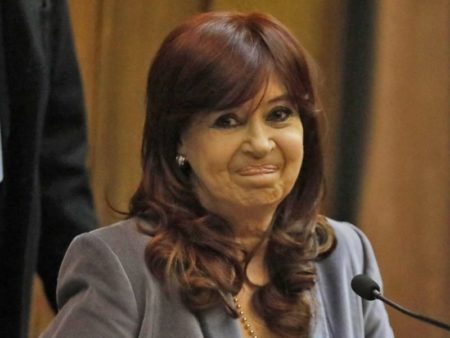 Cristina Kirchner azuzó la pelea con Mayans: ahora con un posteo de Mayra Mendoza imagen-14