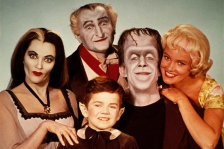 Los Munsters: la “batalla cultural” con Los locos Addams, el mensaje que recobró vigencia 55 años después y el cachetazo de Batman imagen-7